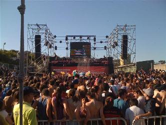 Alquiler de sistemas de sonido Alquiler de escenarios